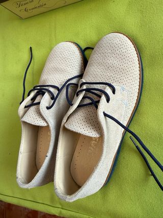 Zapatos niño ante perforado talla 34