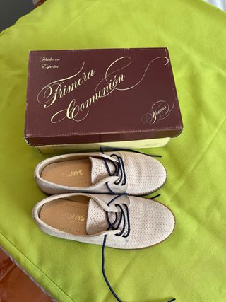 Zapatos niño ante perforado talla 34