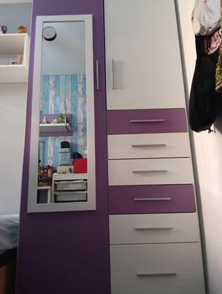Armario modular blanco y morado
