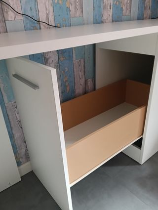 Armario modular blanco y morado