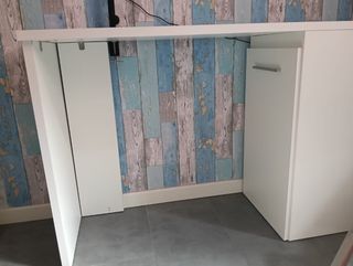 Armario modular blanco y morado