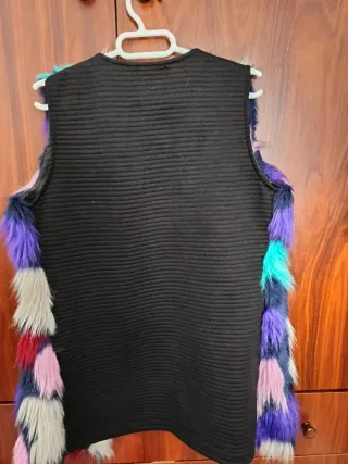 Chaleco pelo sintético multicolor