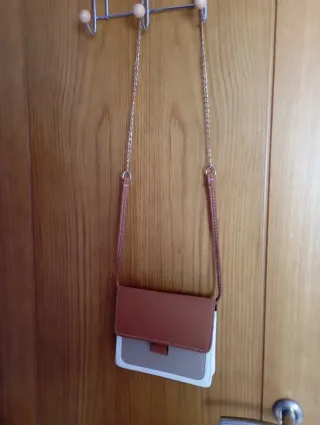 Bolso de colgar beige y marrón