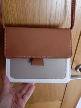 Bolso de colgar beige y marrón