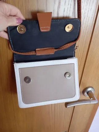 Bolso de colgar beige y marrón