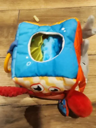 Juguete Montessori Cubo Sensorial