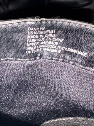 Botas negras con cremallera y tacón talla 41