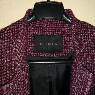 Talla 42 Abrigo de la Firma DI-BYE Rosa y Negro
