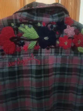 Camisa Desigual bordada Talla S