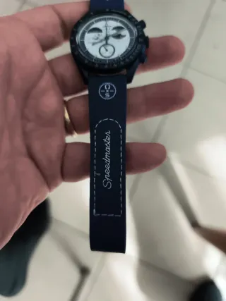 Omega x Swatch MoonSwatch Snoopy Blu