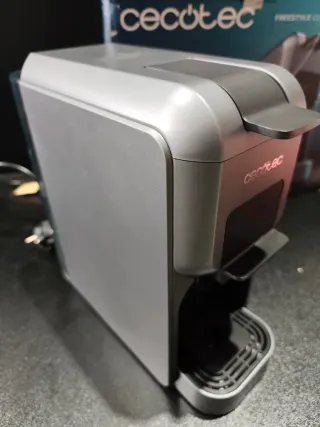 Cafetera Cecotec Express Compacta FreeStyle Negra