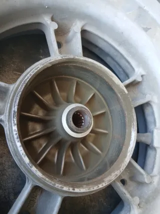 Llanta Pirelli 130/90-10 61J para Aprilia Rally 50