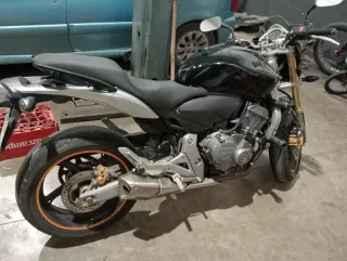 Honda CB600F Hornet Negra y Plata