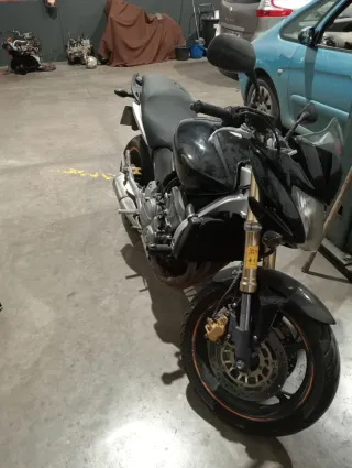 Honda CB600F Hornet Negra y Plata