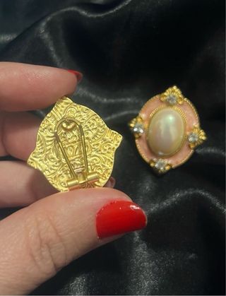 Orecchini smaltati ovali con strass