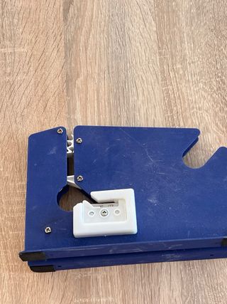 Presentadora de bolsas azul