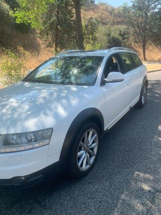 Audi A4 Allroad 2011