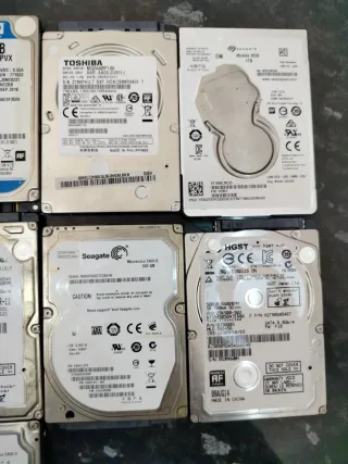 Lote 16 Discos Duros HDD 2.5 SATA en RIESGO 10TB