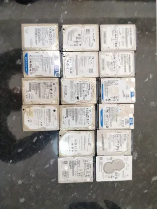 Lote 16 Discos Duros HDD 2.5 SATA en RIESGO 10TB