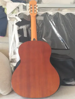 Guitarra Admira Clásica + Funda y Cuerdas