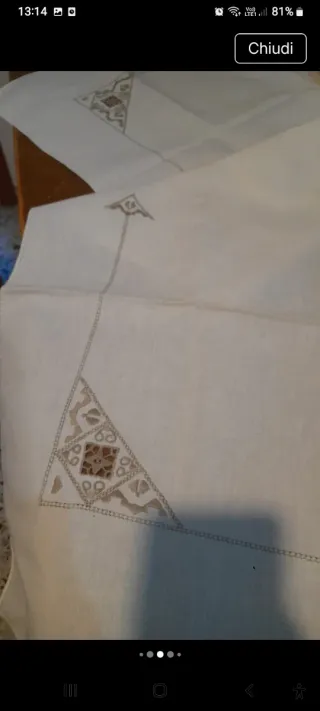 Tovaglia e tovaglioli in lino ricamato