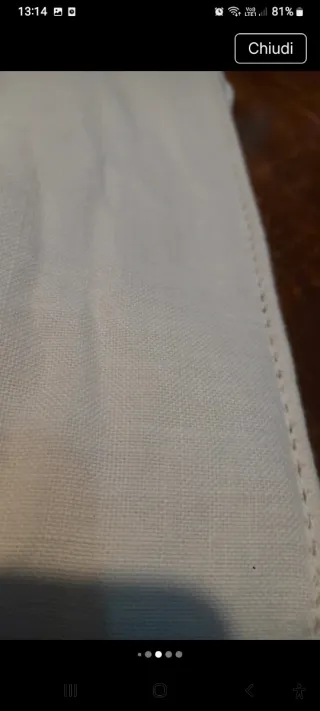 Tovaglia e tovaglioli in lino ricamato