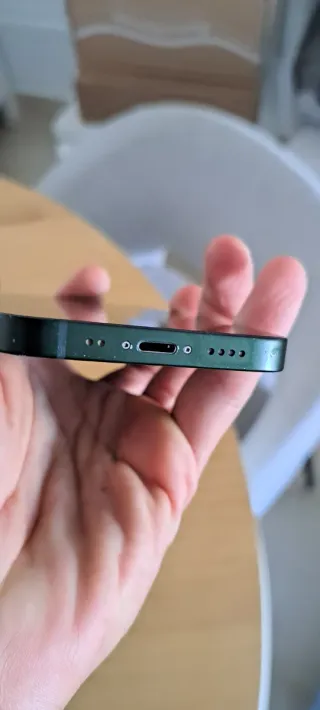 iPhone 13 Mini. Batteria al 100% di prestazioni