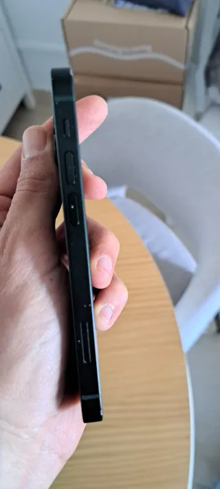 iPhone 13 Mini. Batteria al 100% di prestazioni