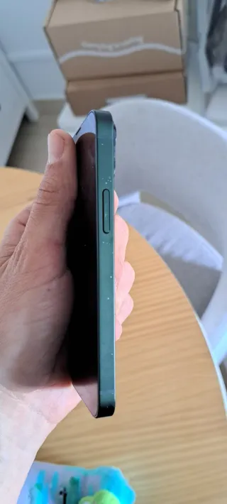 iPhone 13 Mini. Batteria al 100% di prestazioni