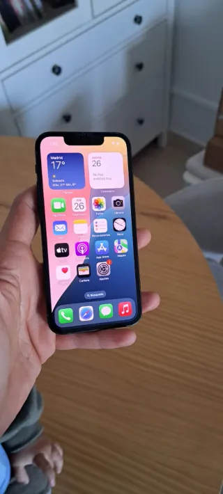 iPhone 13 Mini. Batteria al 100% di prestazioni