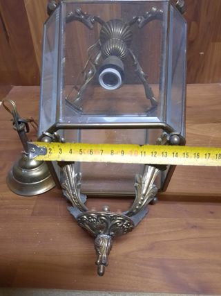 Lampada antica in metallo e vetro