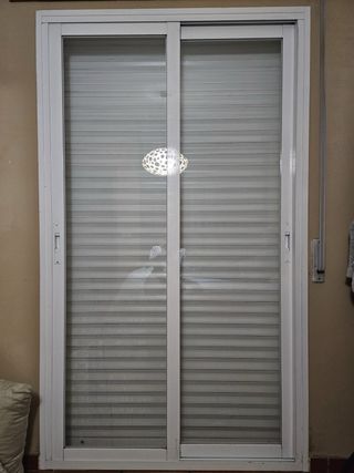 Ventana corrediza aluminio 1,25x2,12m