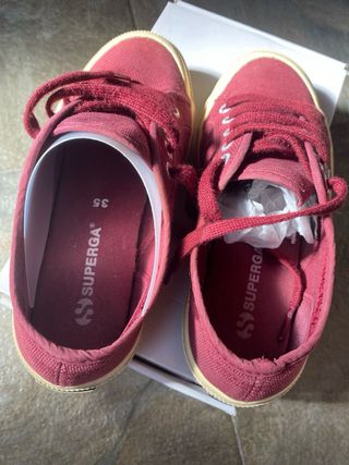 Zapatillas Superga color Burdeos T.35