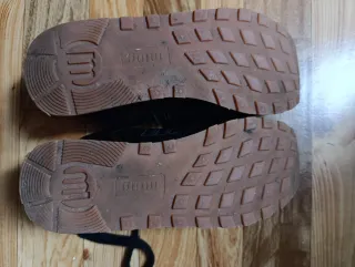 Zapatillas Mustang Negras y Plateadas