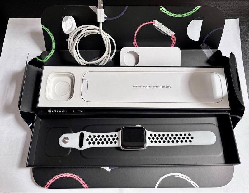 Apple Watch SE 40mm Nike Correa Original afbeelding 3