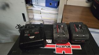 Smerigliatrice Wurth con 2 batterie e caricatore