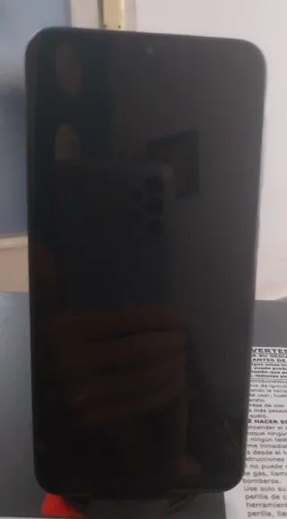 Samsung Galaxy A10 azul tiene algún arañazo