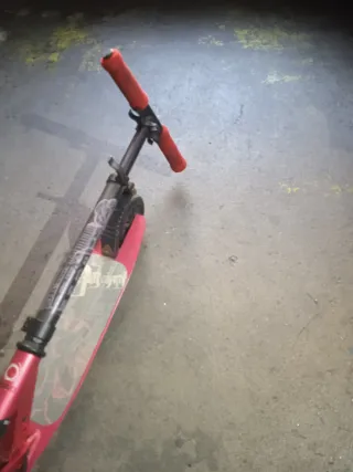 Monopatín infantil rosa