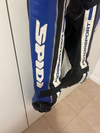 Mono Cuero SPIDI Talla 50 una pieza ,hombre .