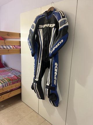 Mono Cuero SPIDI Talla 50 una pieza ,hombre .