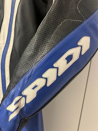 Mono Cuero SPIDI Talla 50 una pieza ,hombre .