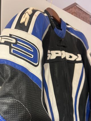 Mono Cuero SPIDI Talla 50 una pieza ,hombre .