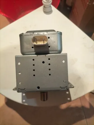 Magnetrón para microondas