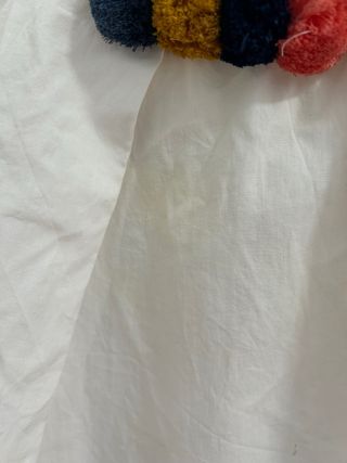 Blusa blanca Zara Basic con pompones · Talla XS ·