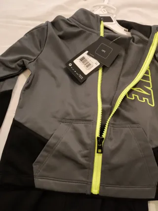Completo Nike 24 mesi