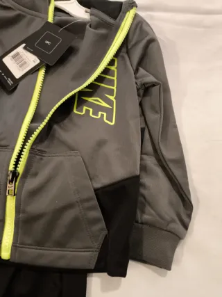 Completo Nike 24 mesi