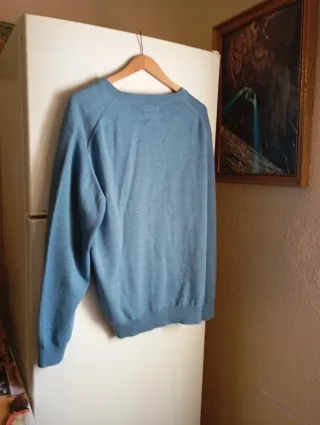 Jersey azul cuello pico