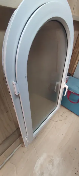 Ventana PVC curva medio punto