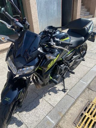 Kawasaki Z650 Negra y Verde