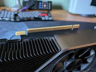 Nvidia RTX 3080 Founders Edition (sin caja)